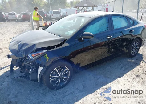 2023 Kia Forte Lxs z USA, uszkodzony, nr VIN 3KPF24AD2PE519484